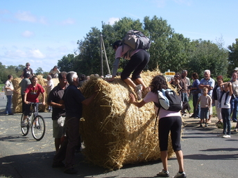 L'arrivée de la 3ème édition en 2001 à Saint-Hilaire-la-Forêt