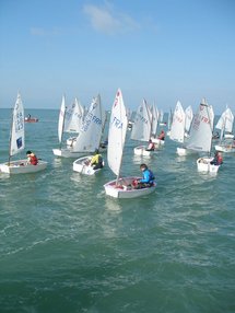 Talmont Saint-Hilaire: l'ANB et la SNSM participent aux animations du Vendée Globe  