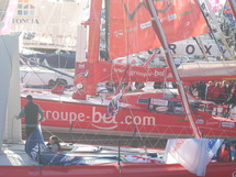 Vendée Globe : Kito de Pavant (Groupe Bel) et Yannick Bestaven ce matin  aux Sables à 2h00 