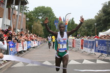 1200 courreurs ont foulé le remblai des Sables d 'Olonne à l 'occasion de la 19ème ésition du Semi-Marathon des Olonnes