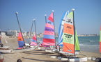 Les Sables d'Olonne: Surf + anglais, optimist, catamaran…le plein d’activités nautiques pendant les vacances avec l’Institut Sports Océan 